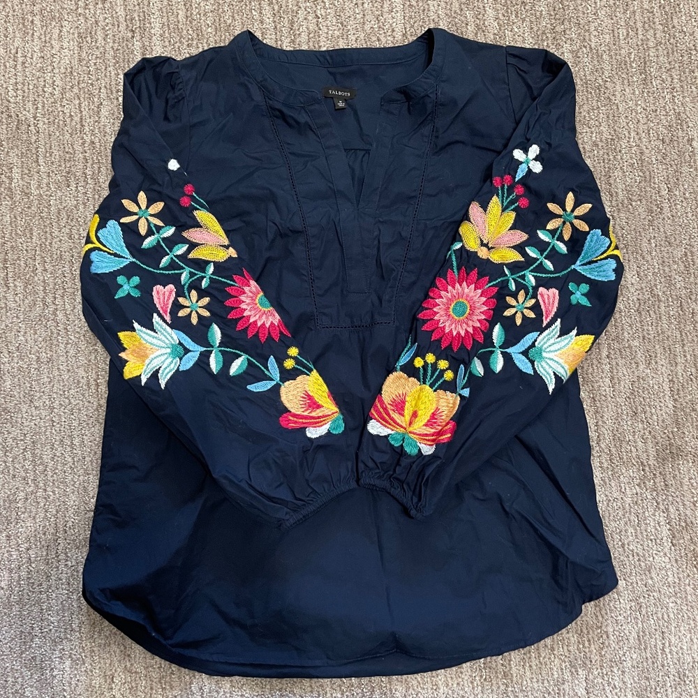Talbots Embroidered Sleeve Poplin Top - Navy, Size Medium‎ - Picture 9 of 10